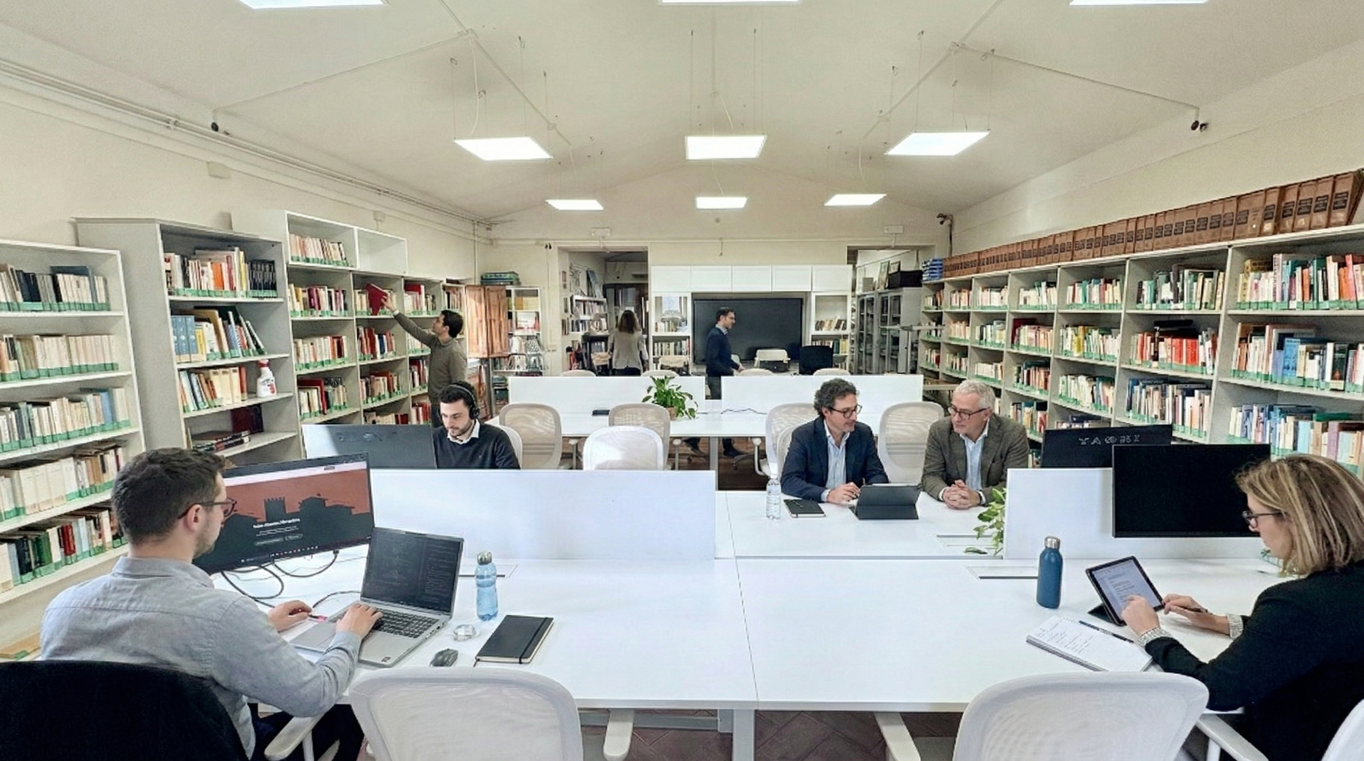 Spazi interni del coworking Rovi